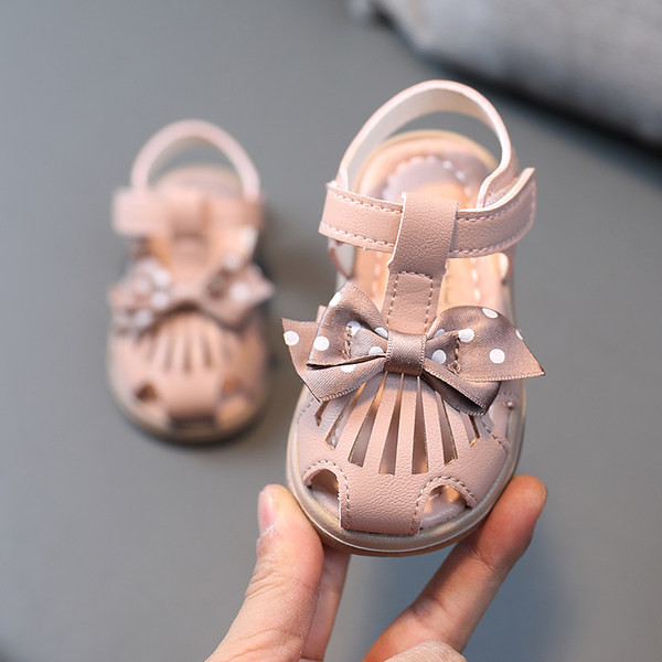 Sandale din piele pentru bebelusi cu panglica punctata