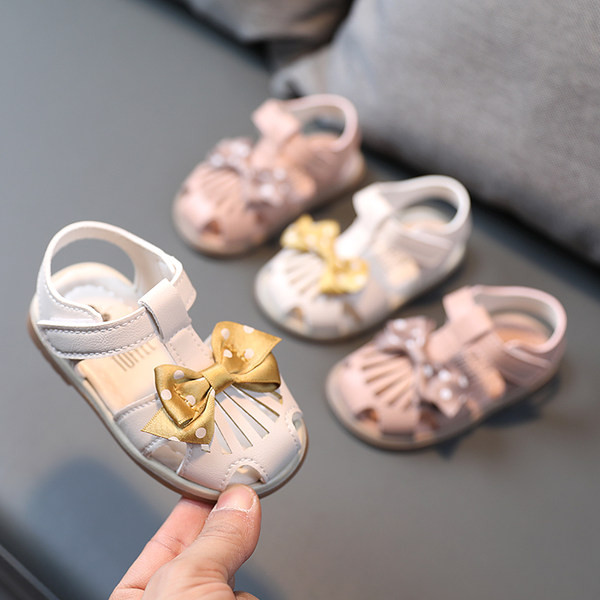 Sandale din piele pentru bebelusi cu panglica punctata