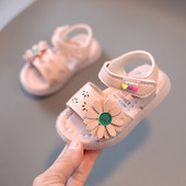 Jauns zīdaiņu sandaļu modelis ar 3D elementu no eko ādas meitenēm