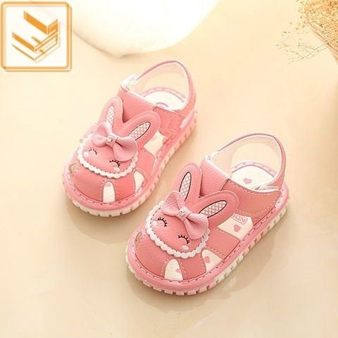 Bērnu ikdienas sandales ar uzlīmi un 3D elementu