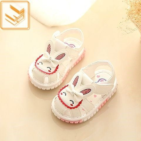 Bērnu ikdienas sandales ar uzlīmi un 3D elementu