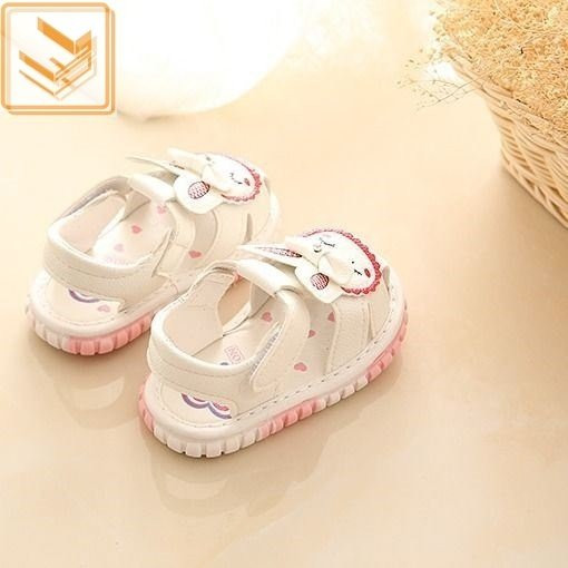 Bērnu ikdienas sandales ar uzlīmi un 3D elementu