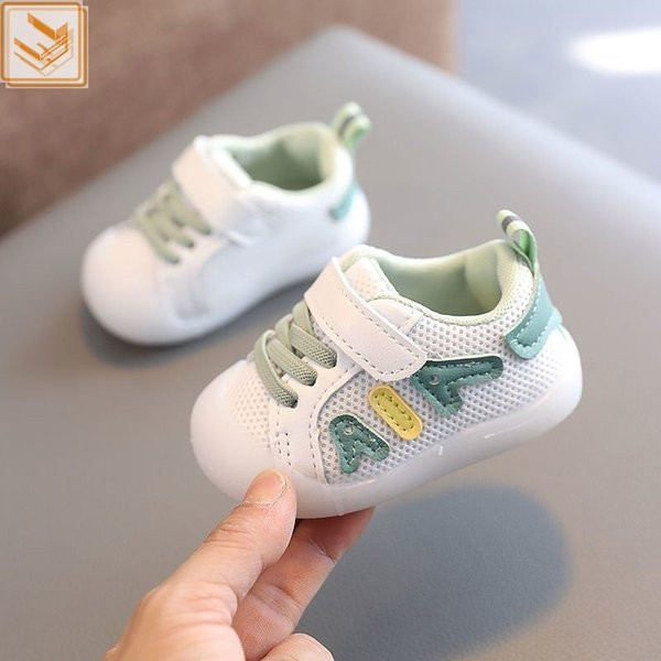 Bērnu ikdienas apavi ar ielāpiem un plakanu zoli