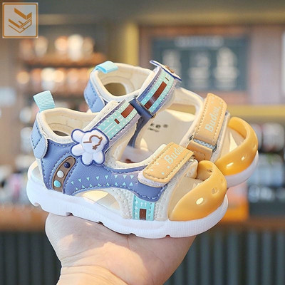 Sandale pentru bebelusi cu autocolante si imprimeu color