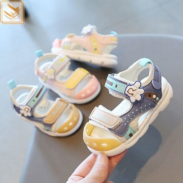 Sandale pentru bebelusi cu autocolante si imprimeu color