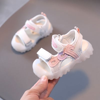 Ежедневни бебешки сандали с лепенки и мека подметка 