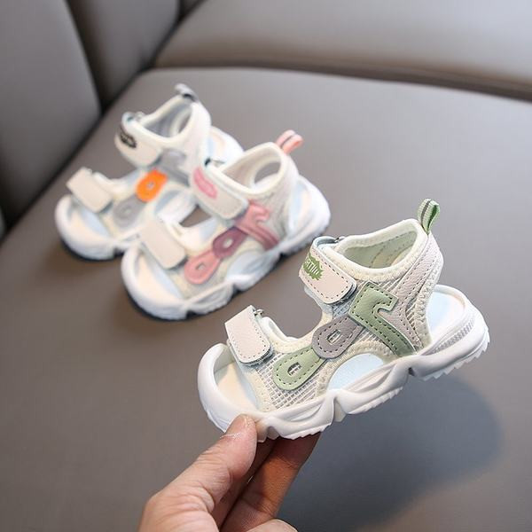 Ежедневни бебешки сандали с лепенки и мека подметка 