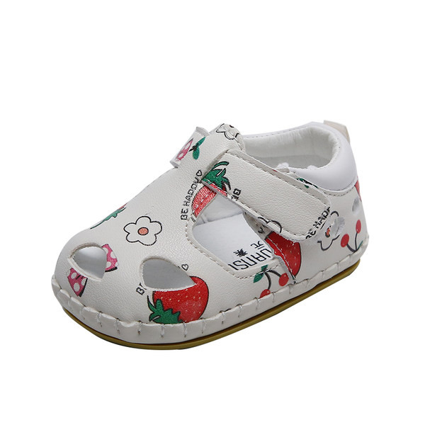 Бебешки модерни обувки с цветна апликация и лепенка 
