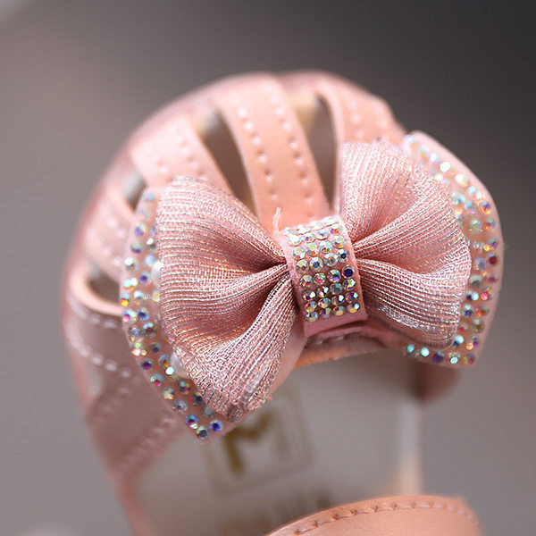 Sandale moderne pentru bebeluși cu panglici și pietre pentru fete