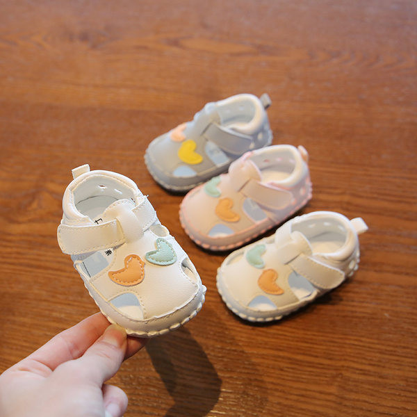 Bērnu ādas apavi ar uzlīmi trīs krāsās