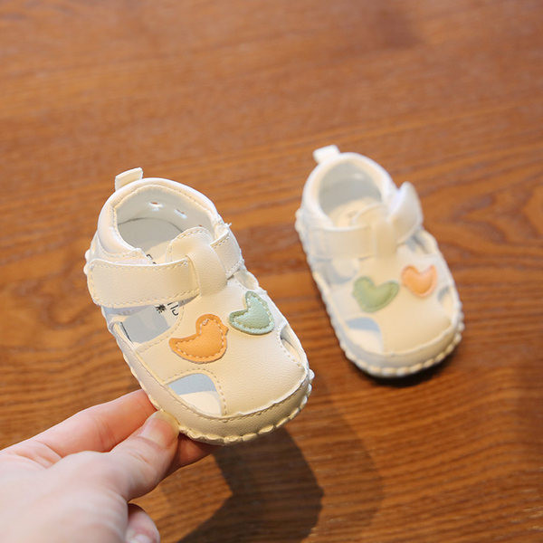 Bērnu ādas apavi ar uzlīmi trīs krāsās