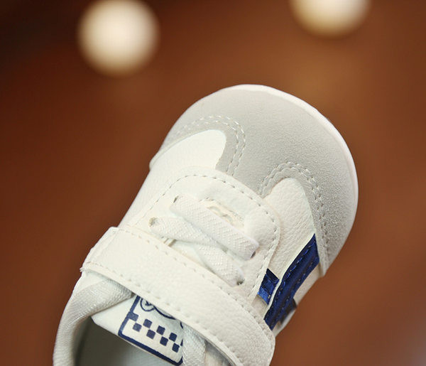 Pantofi pentru bebelusi cu velcro