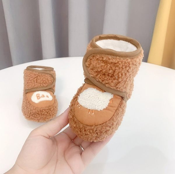 Бебешки пухени боти с велкро лепенки