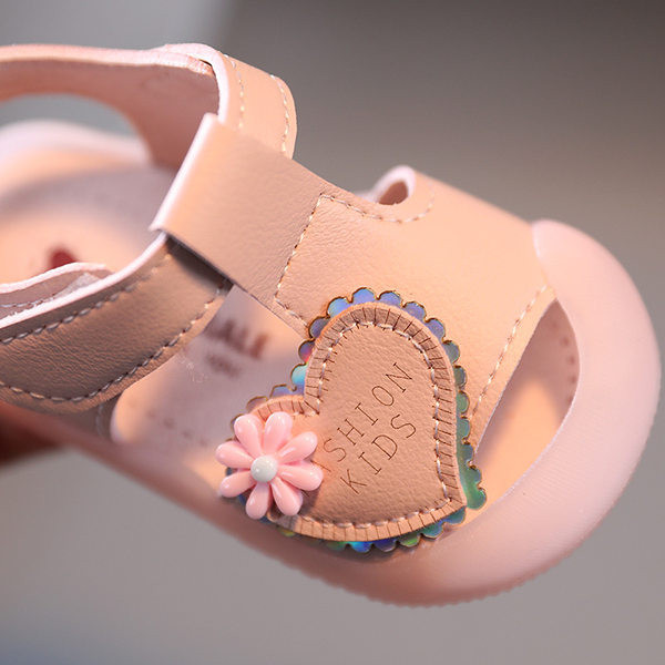 Sandale moderne pentru bebeluși cu talpă moale pentru fete