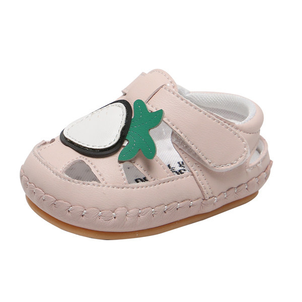 Бебешки кожени обувки с апликация в два цвята