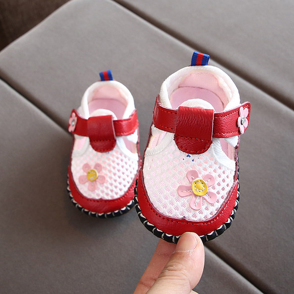 Elpojoši mazuļu apavi ar ziedu rotājumu un mīkstu zoli