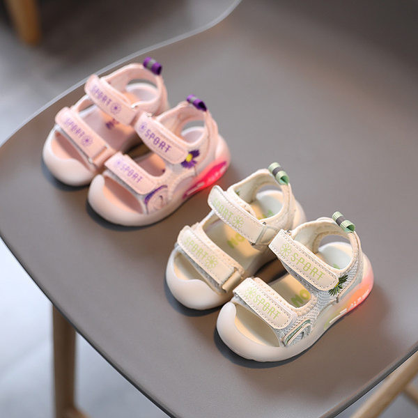 Ежедневни бебешки обувки с лепенки и светещи подметки