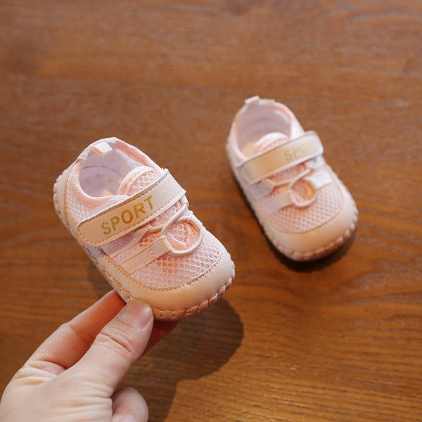 Бебешки обувки с лепенки и надпис в два цвята