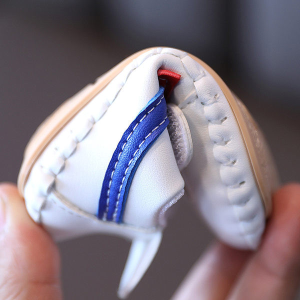 Бебешки буйки с надпис от еко кожа 