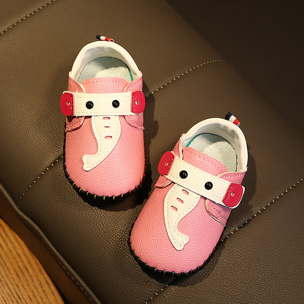 Бебешки неплъзгащи се обувки от еко кожа с лепенка 