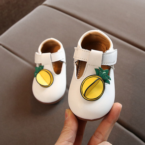 Ādas bērnu sandales ar mīkstām zolēm meitenēm