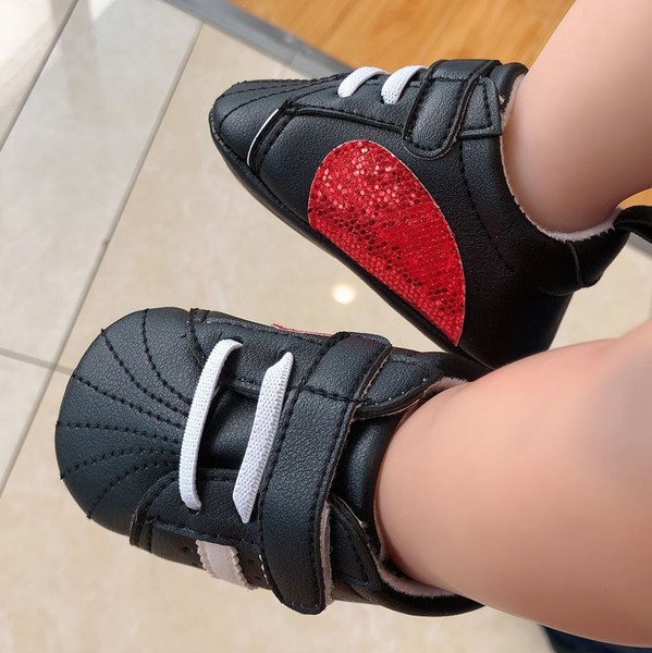 Adidași pentru bebeluși cu paiete pentru fete