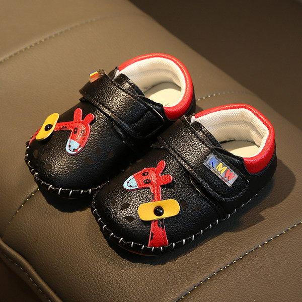 Бебешки обувки от еко кожа с 3D елементи