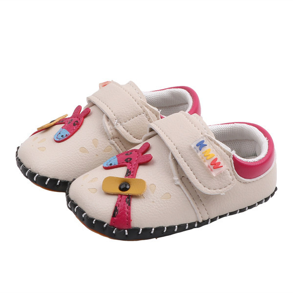 Бебешки обувки от еко кожа с 3D елементи