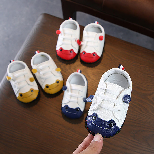 Pantofi bebelusi din piele ecologica cu sireturi - doua modele