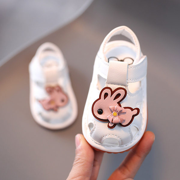 Zīdaiņu kurpes ar 3D aplikāciju trusis no eko ādas meitenēm