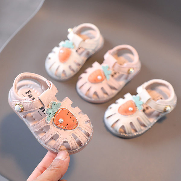 Jauns bērnu mākslīgās ādas sandaļu modelis meitenēm