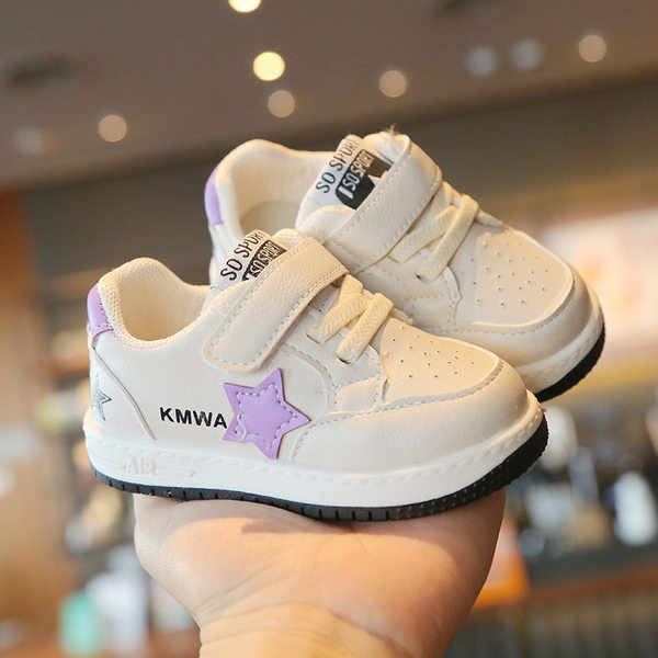 Bērnu kedas ar izšuvumu un uzrakstu