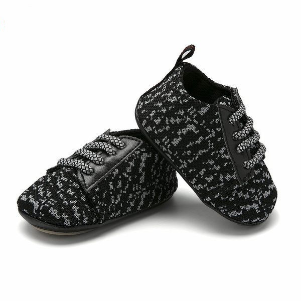 Bērnu bojas no 0-12 mēnešiem maziem bērniem