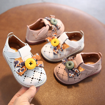Бебешки обувки с 3D елементи и лепенка