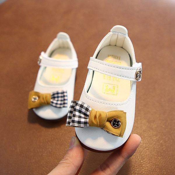 Bērnu apavi ar lenti un uzlīmi