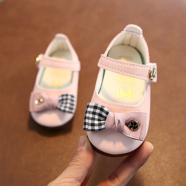 Bērnu apavi ar lenti un uzlīmi