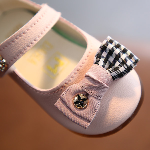 Bērnu apavi ar lenti un uzlīmi