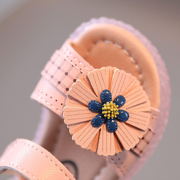 Modernas bērnu sandales no eko ādas ar 3D ziedu elementu