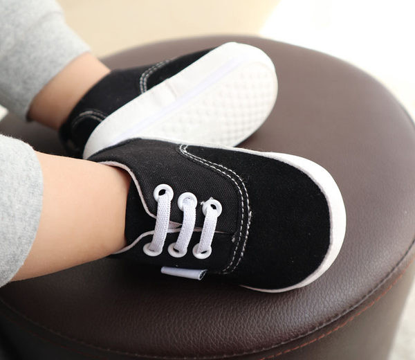 Bērnu auduma kedas ar saitēm