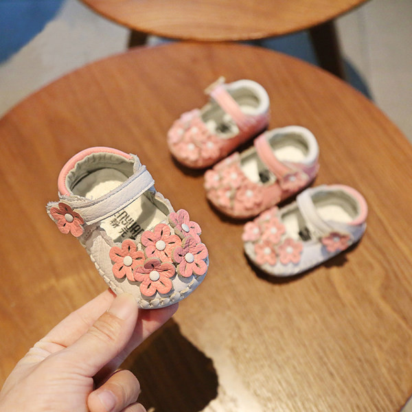 Jauns ikdienas mazuļu apavu modelis ar 3D elementu