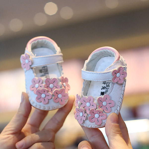 Jauns ikdienas mazuļu apavu modelis ar 3D elementu