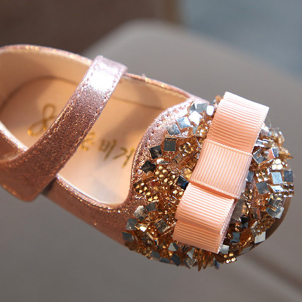 Παιδικά παπούτσια με γυαλιστερά σωματίδια και κορδέλα