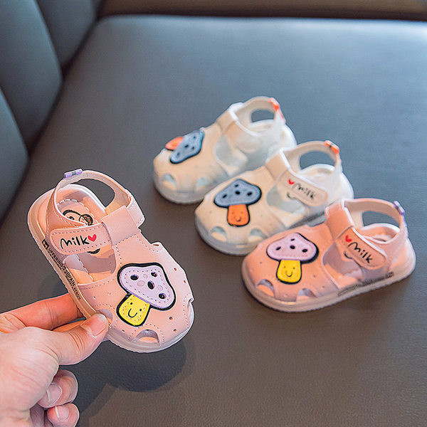 Ikdienas bērnu sandales ar uzlīmēm un emblēmu meitenēm