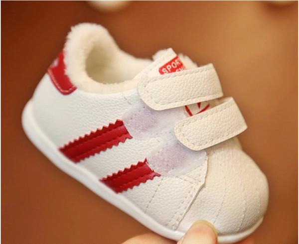 Adidași pentru bebeluși din piele ecologică cu căptușeală moale