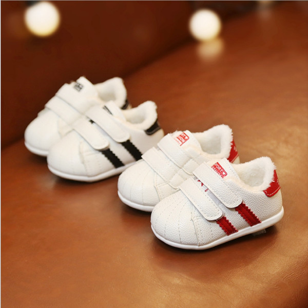 Adidași pentru bebeluși din piele ecologică cu căptușeală moale