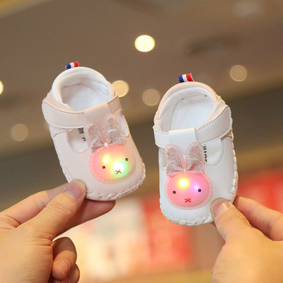 Детски модерни обувки с апликация и лепенка 