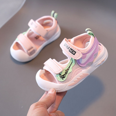 Ежедневни бебешки сандали за момичета с лепенки