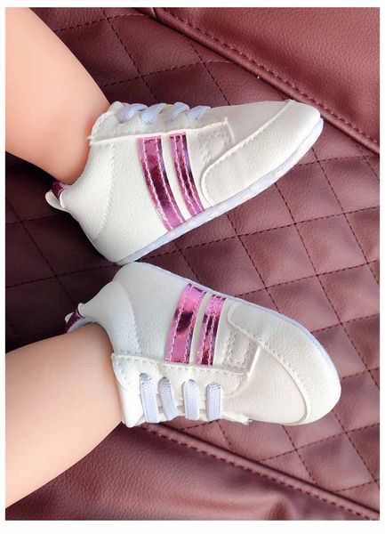 Bērnu kedas ar mežģīnēm un mīkstu zoli