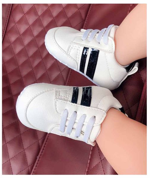 Bērnu kedas ar mežģīnēm un mīkstu zoli