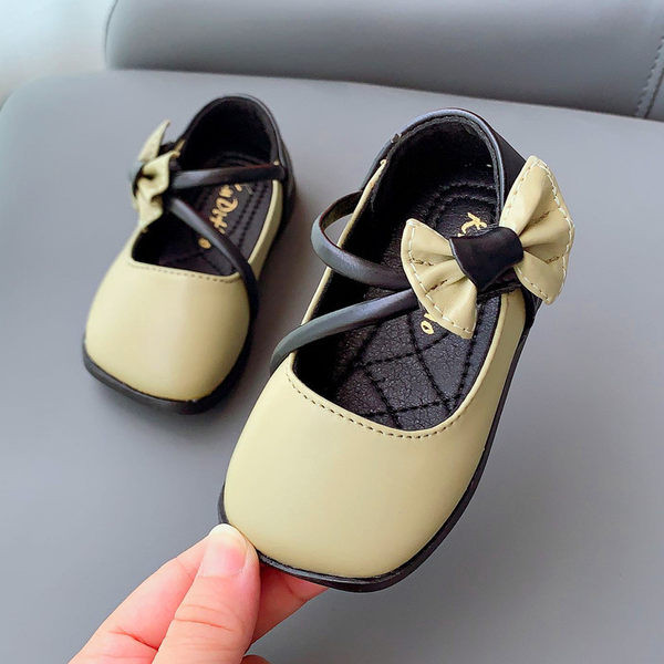 Zīdaiņu apavi no eko ādas ar lentīti un plakanu zoli